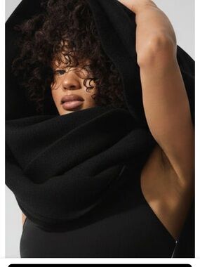 Alo Yoga Oversized Merino Wool Scarf - Black - One Size